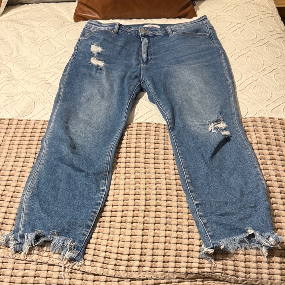 High Rise Distressed Cropped Blue Jeans - Picture 2 of 4